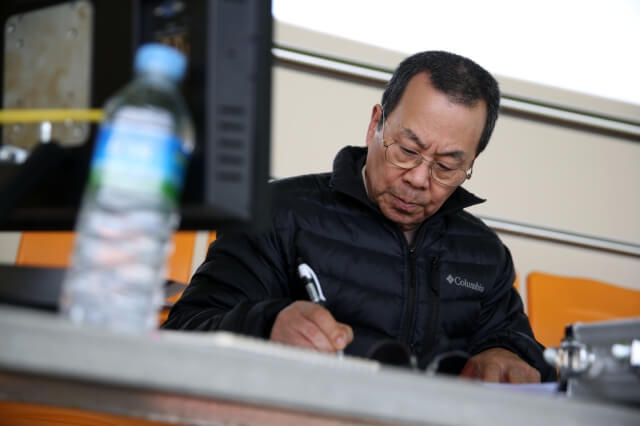 송재익 캐스터 별세, 한국 축구 중계의 전설을 떠나보내다