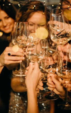 건배사 모음 송년회에서 돋보이는 건배사, 유머부터 감동까지