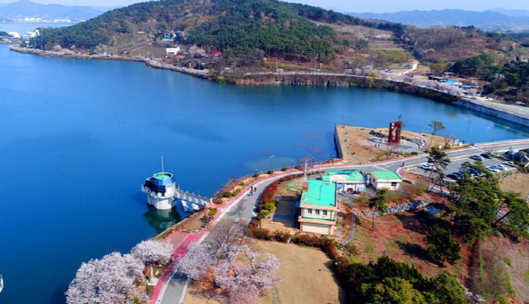 탑정호 출렁다리