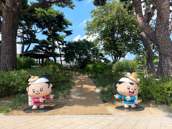 마롱컴퍼니 조형물 3