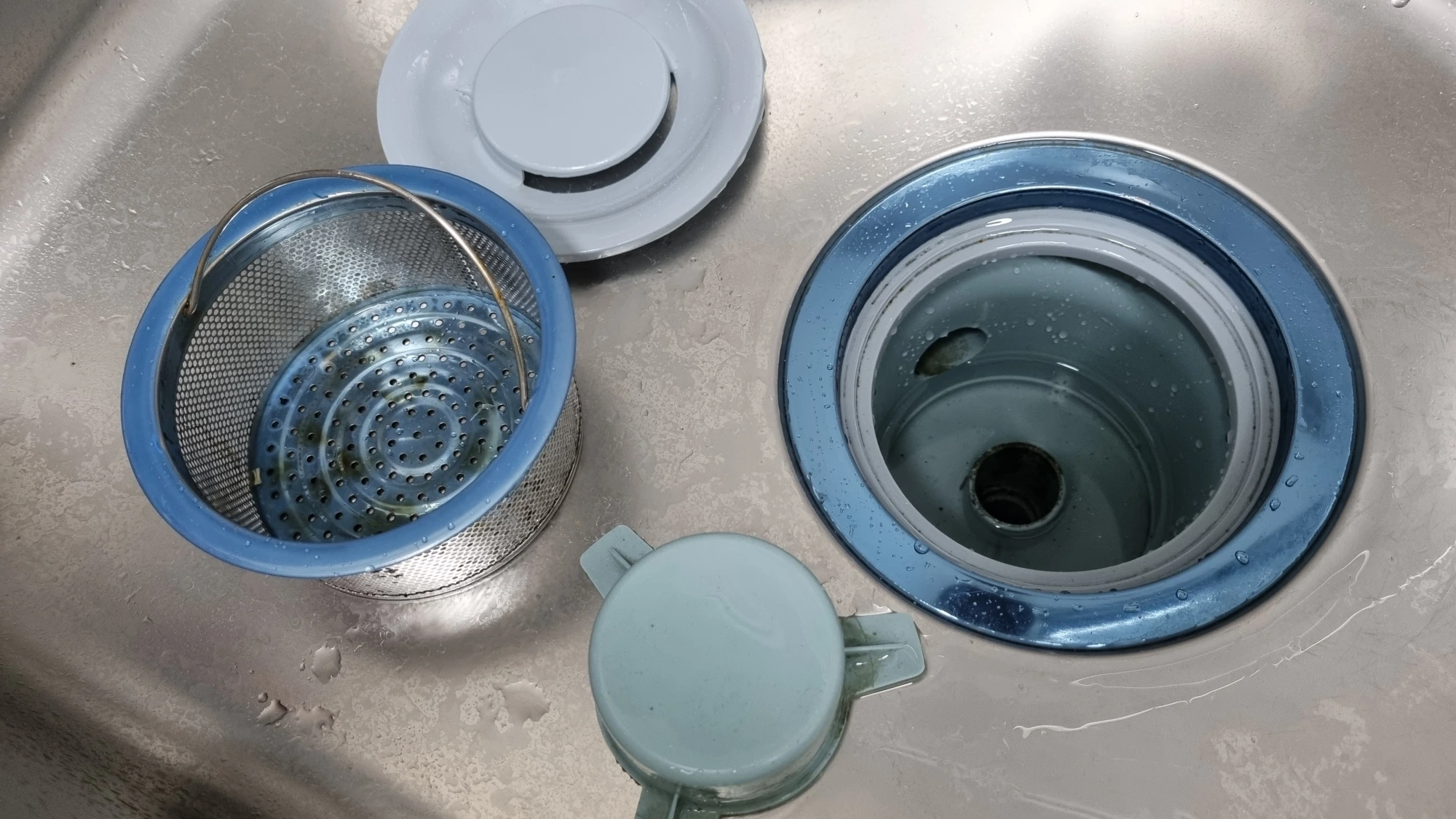 싱크대 물 빠지는 곳