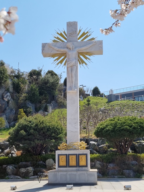 가톨릭 목포성지 순교자 현양 십자가입니다.