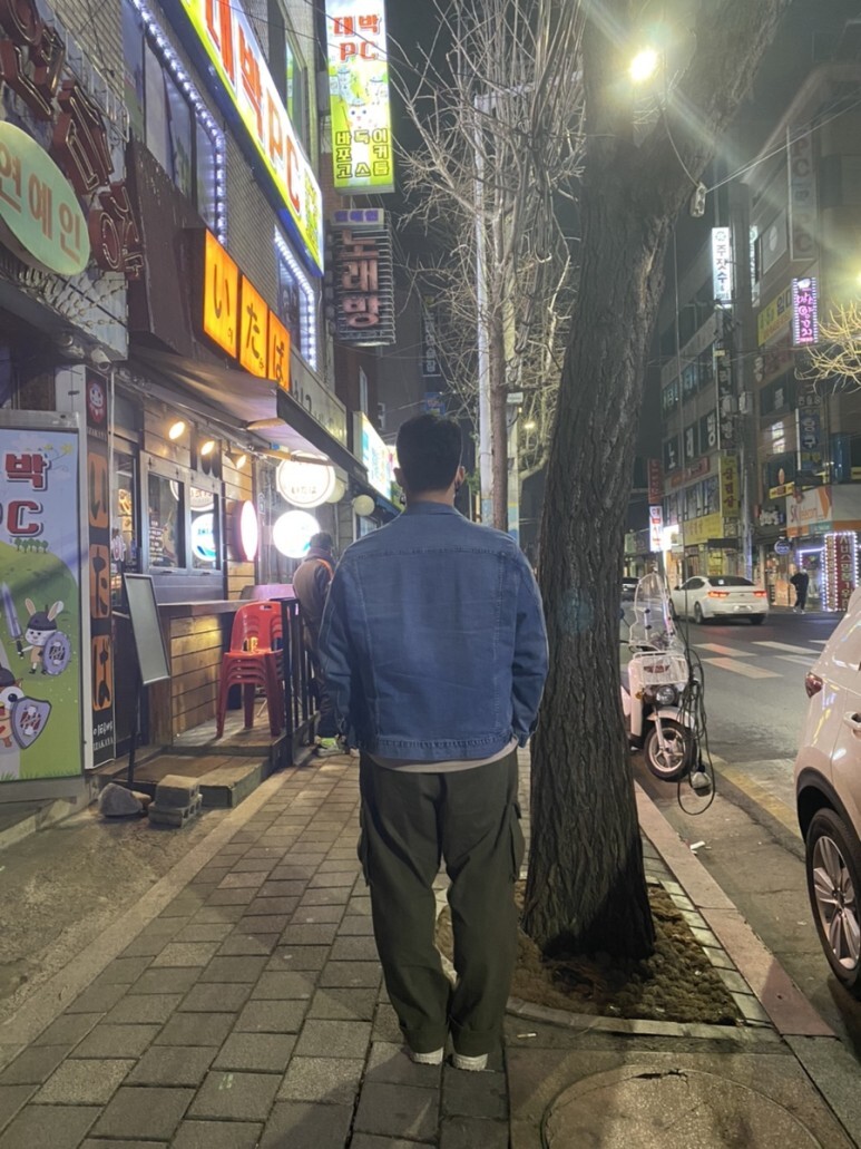 데일리룩(오뭘입)칼하트 청자켓, 유니클로 청자켓, 어커버오버티셔츠, 프리즘웍스 카고바지, 뉴발란스 스니커즈 MT410SA5(799A35), 남자코디, 남자패션, ootd