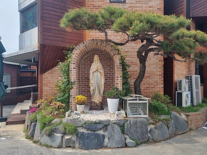 논산 대교동성당 성모상
