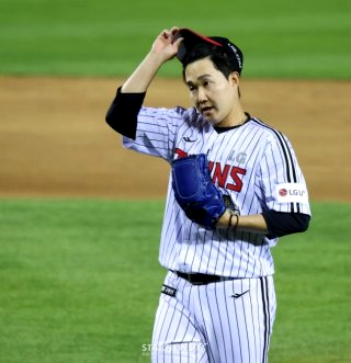 유영찬 부상 소식 LG트윈스 악재 염경엽 감독 비상