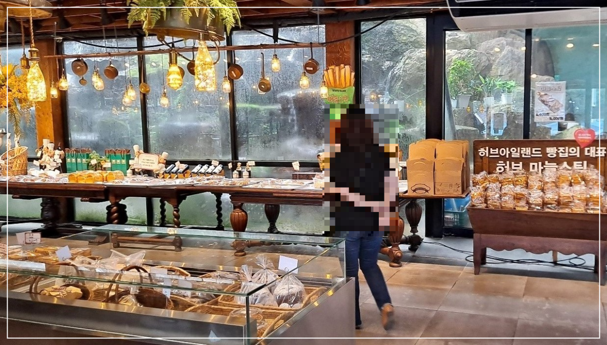 허브베이커리-빵진열대