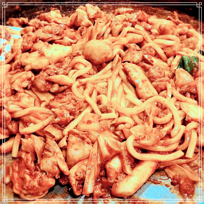 춘천 명동 닭갈비 골목 맛집 철판닭갈비, 막국수