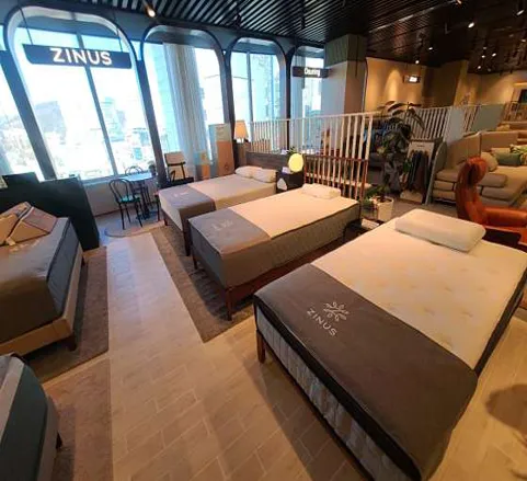 지누스 현대백화점 신촌점