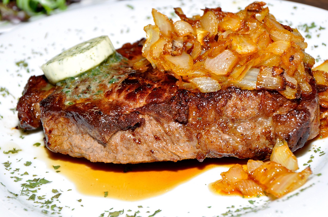 한우 스테이크 사진