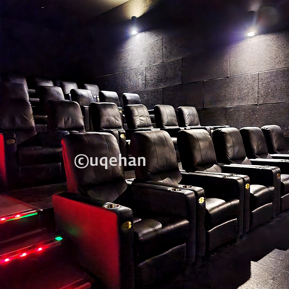 동두천 CGV 상영관 좌석 사진이다.