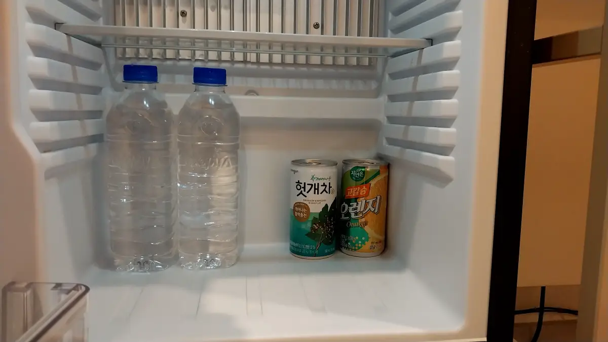 철원모텔-브라운도트호텔-냉장고-음료수-생수