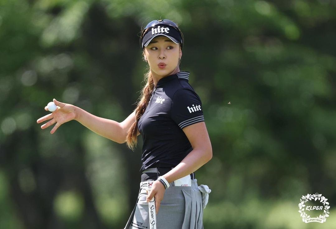 에버콜라겐 퀸즈크라운에서 우승한 윤이나ⓒKLPGA