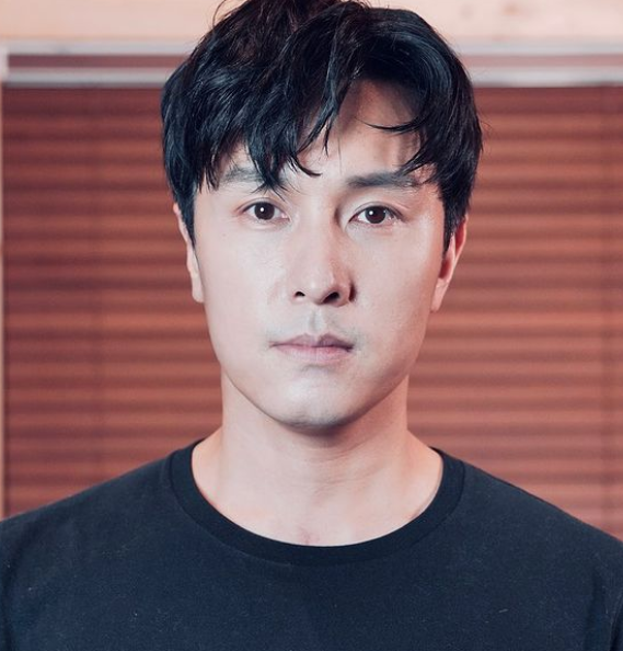 김동완