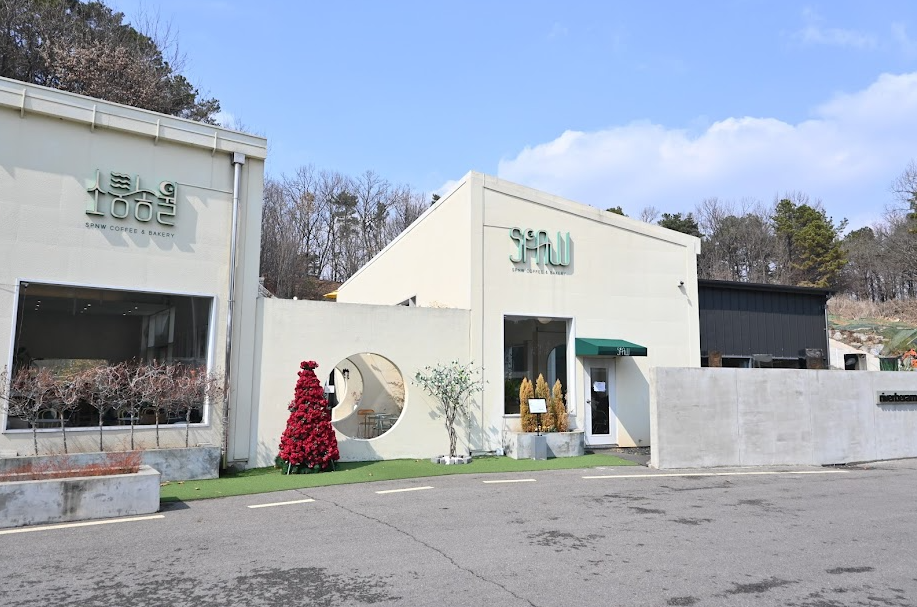 파주 카페 인테리어가 멋지고 리본 크루아상이 맛있는 소풍농월 사진 1