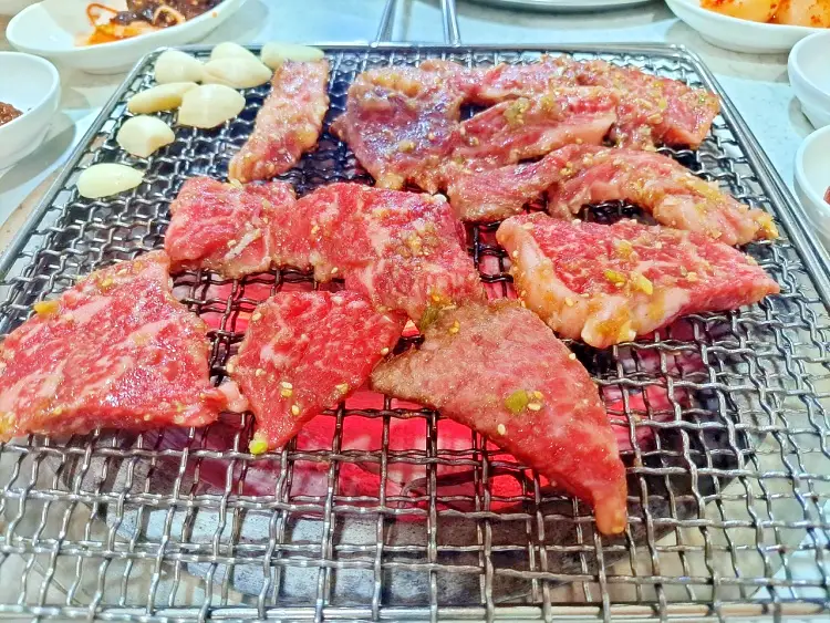 제26회 토요일은 밥이좋아 토밥즈 한우 양념 등심 제비추리 소고기 숯불구이 맛있는 고기집 춘천 맛집 추천
