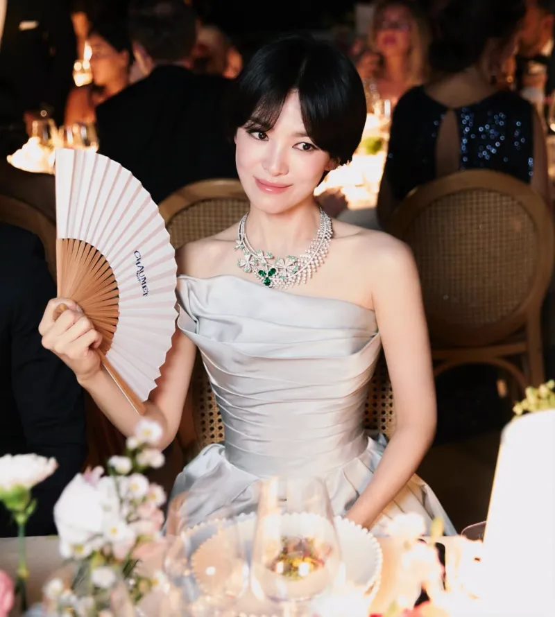 송혜교 쇼메, 송혜교 화보, 송혜교 보그, 송혜교 주얼리, 송혜교 목걸이, 쇼메, 쇼메 앰버서더, 쇼메 주얼리, 쇼메 목걸이, 비 마이 러브, 쇼메 비 마이 러브, 조세핀 컬렉션, 하이주얼리 브랜드, 프랑스 명품 주얼리, 쇼메 가격, 쇼메 예물, 명품 예물 추천, 쇼메 후기, 쇼메 실착, 셀럽 주얼리, 송혜교 착용, 쇼메 예약구매, 명품 주얼리 추천, 하이주얼리 착용컷, 비마이러브 실착, 쇼메 조세핀