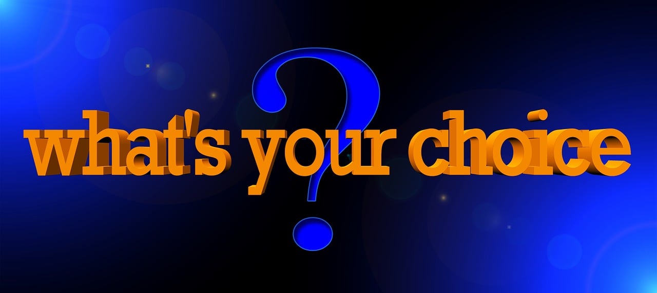 신용카드 리볼빙이나 할부를 이용해야 할 때 따져보아야 할 것들을 설명하는 이미지