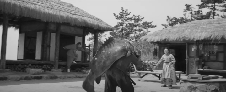 거대한물고기를등에업고오는변요한