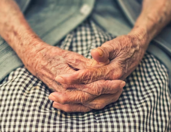 알츠하이머병 증상 원인 예방 가이드북