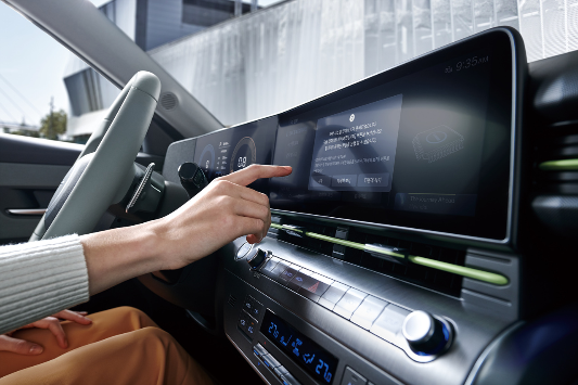 코나 하이브리드 내부 디자인