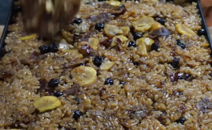 한국의 떡 종류 약밥-틀에 잘 담아준다