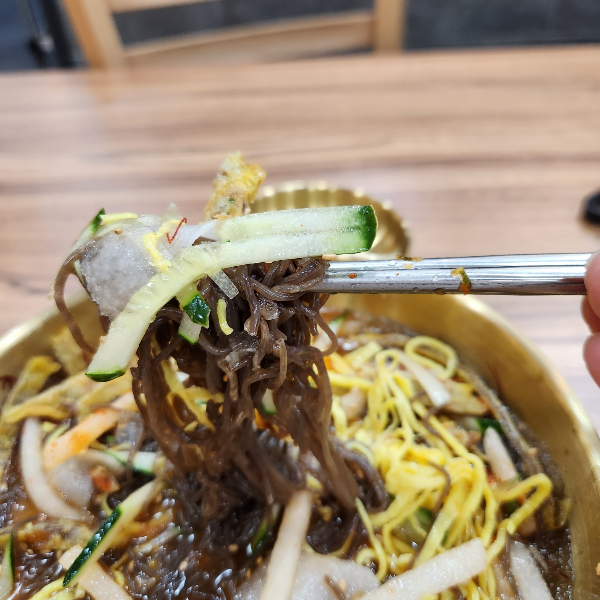 제일 진주 냉면 물 비빔 냉면 디테일