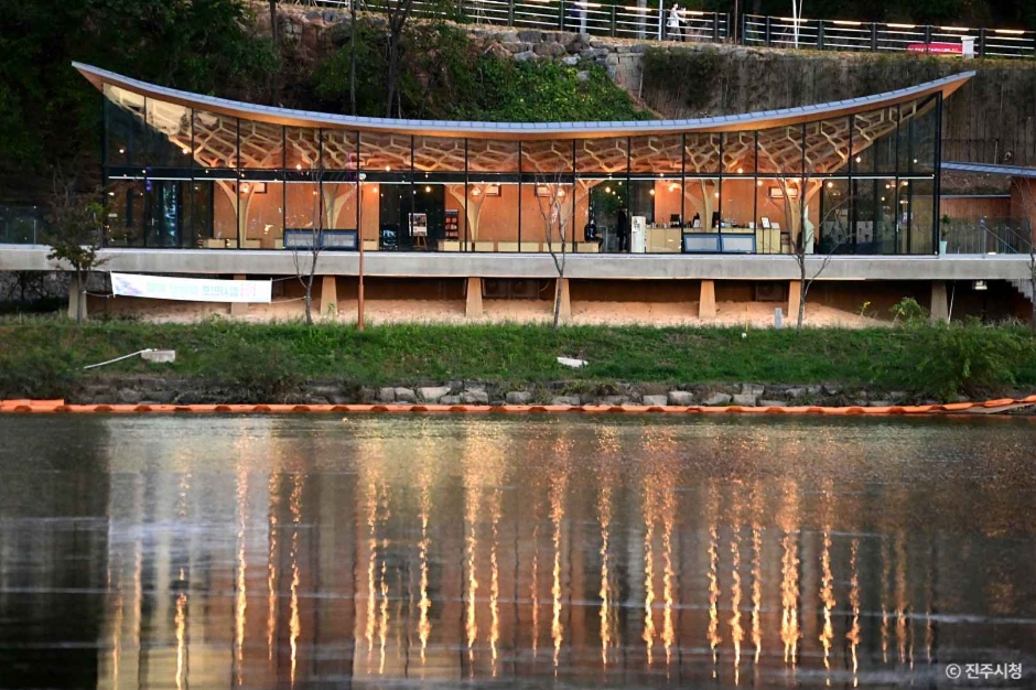 진주 물빛나루쉼터