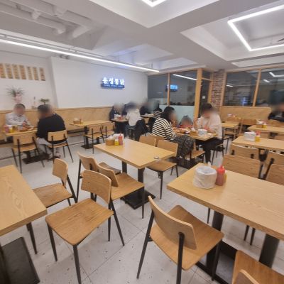 용성통닭-내부