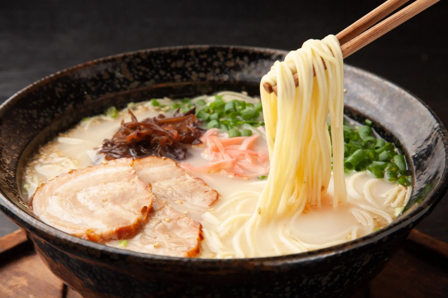 하카타 라멘 (博多ラーメン)