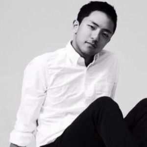 박천휴 작가
