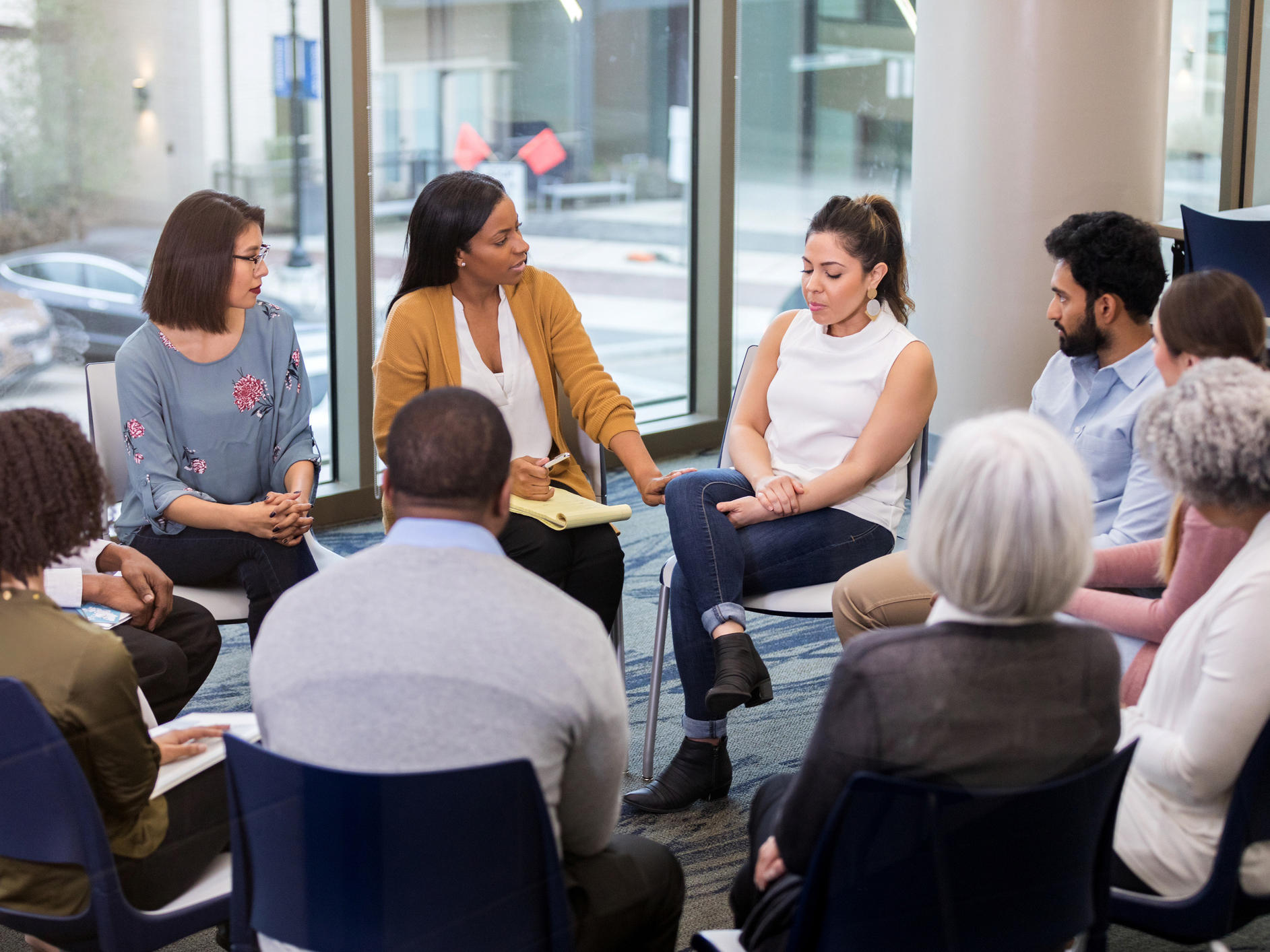 환자들이 대화하는 모습