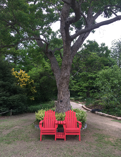 빨간-의자-포토존