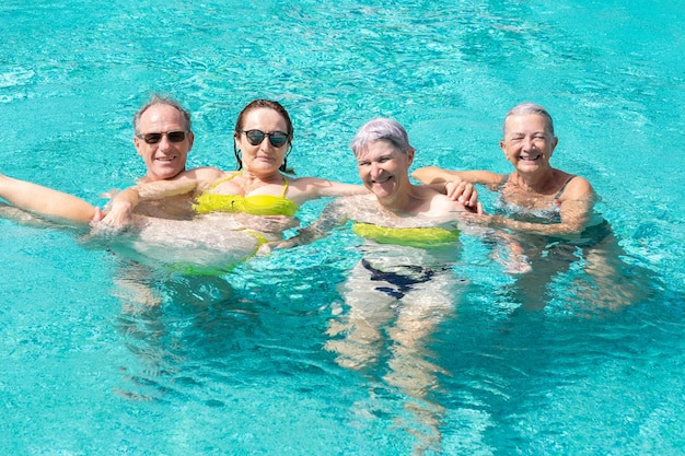 시니어 실내 수영