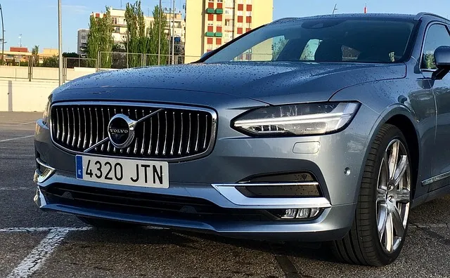 2025 볼보 XC90 가격표 정리 및 차량 사양 비교 안내_7