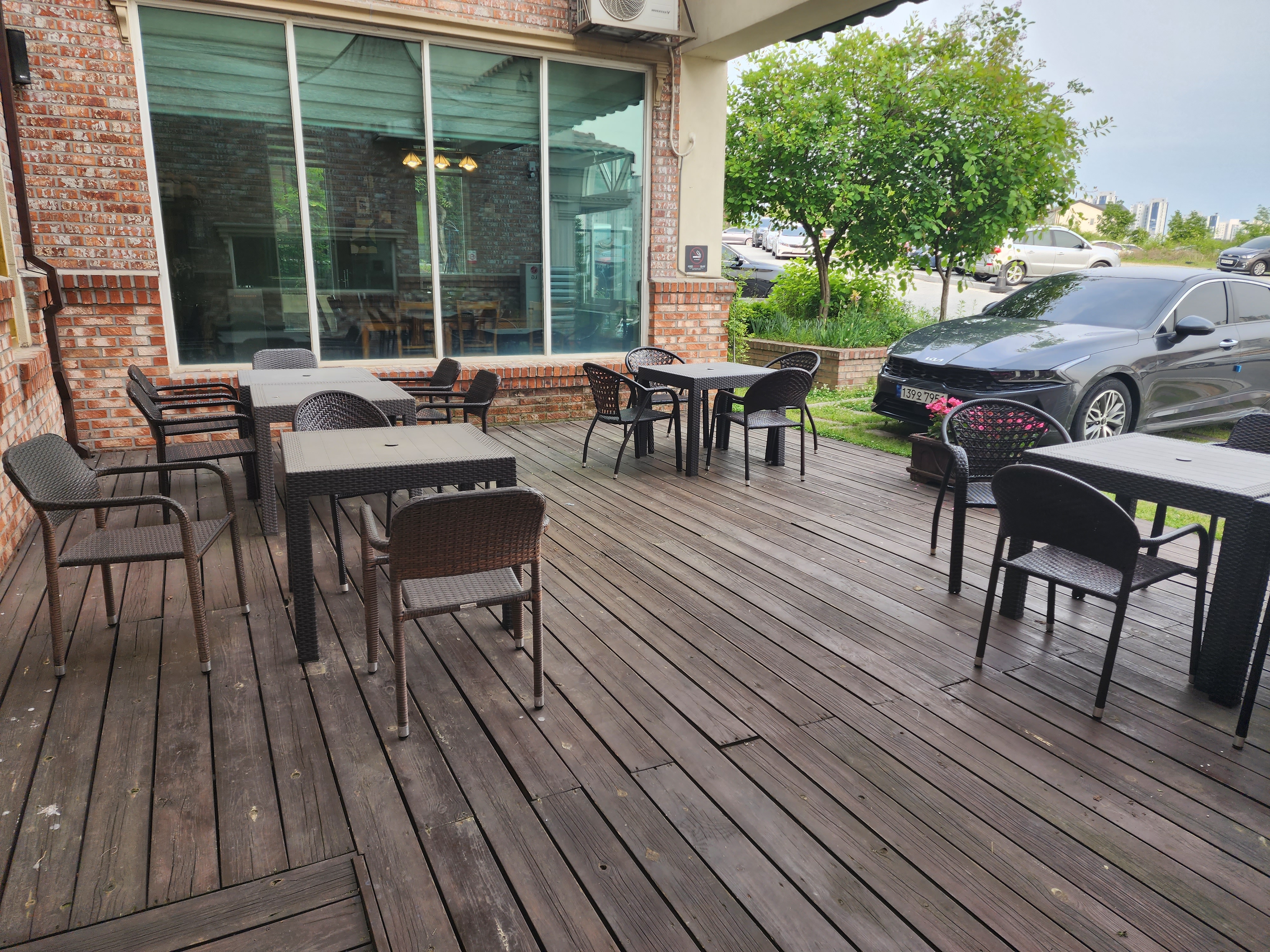 메모리 팩토리 카페 야외 테라스