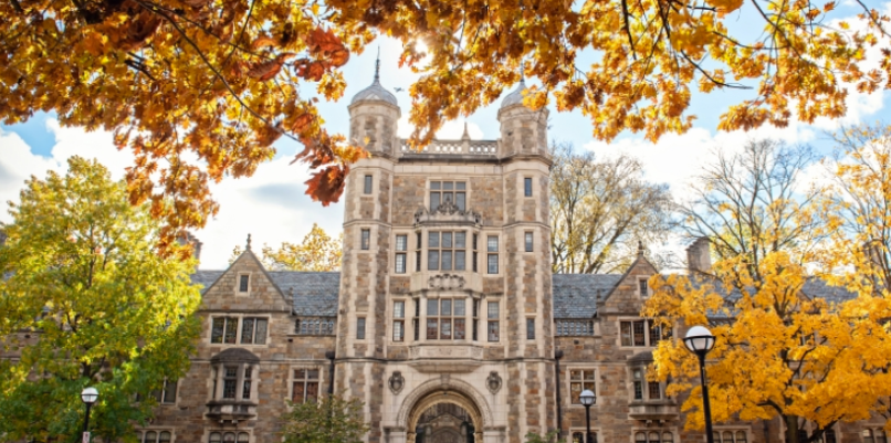 미국대학 정문사진