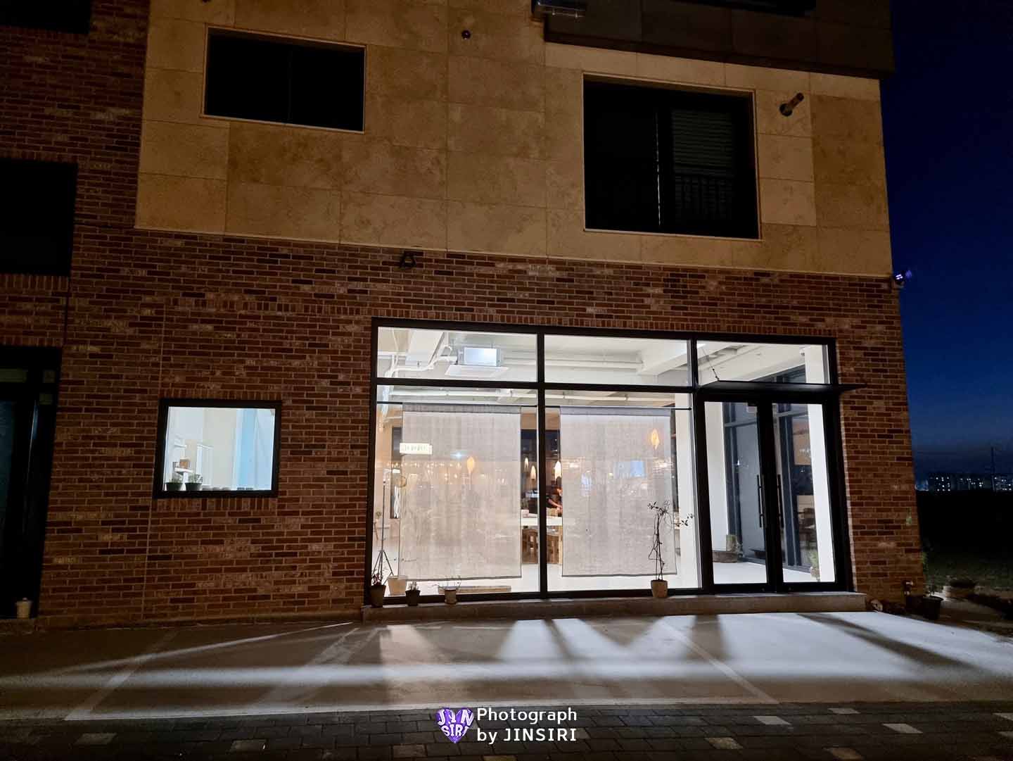 ์์ฃผ ์ฌํ ํ๊ตฌ๋ ์นดํ ์ถ์ฒ ๋ฐ๋ ค๊ฒฌ๋๋ฐ