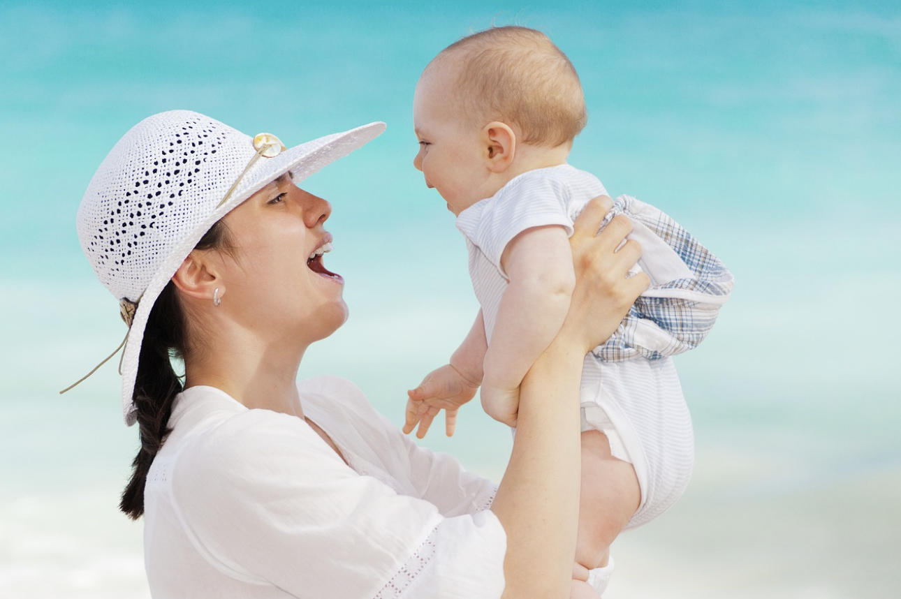 아기 언어 발달 돕는 방법 &ndash; 말문이 트이는 시기와 부모가 할 수 있는 도움