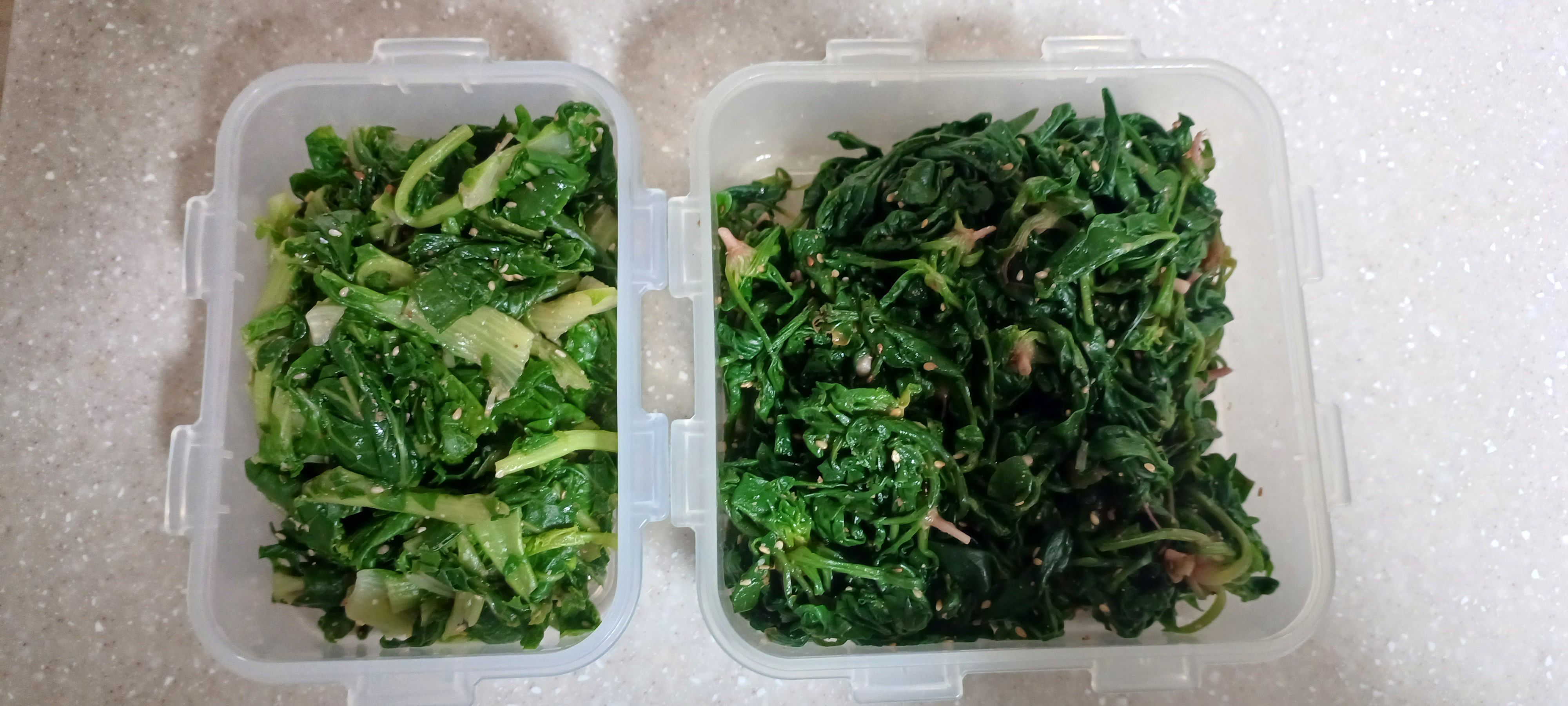 완성된 겨울초나물, 시금치 나물