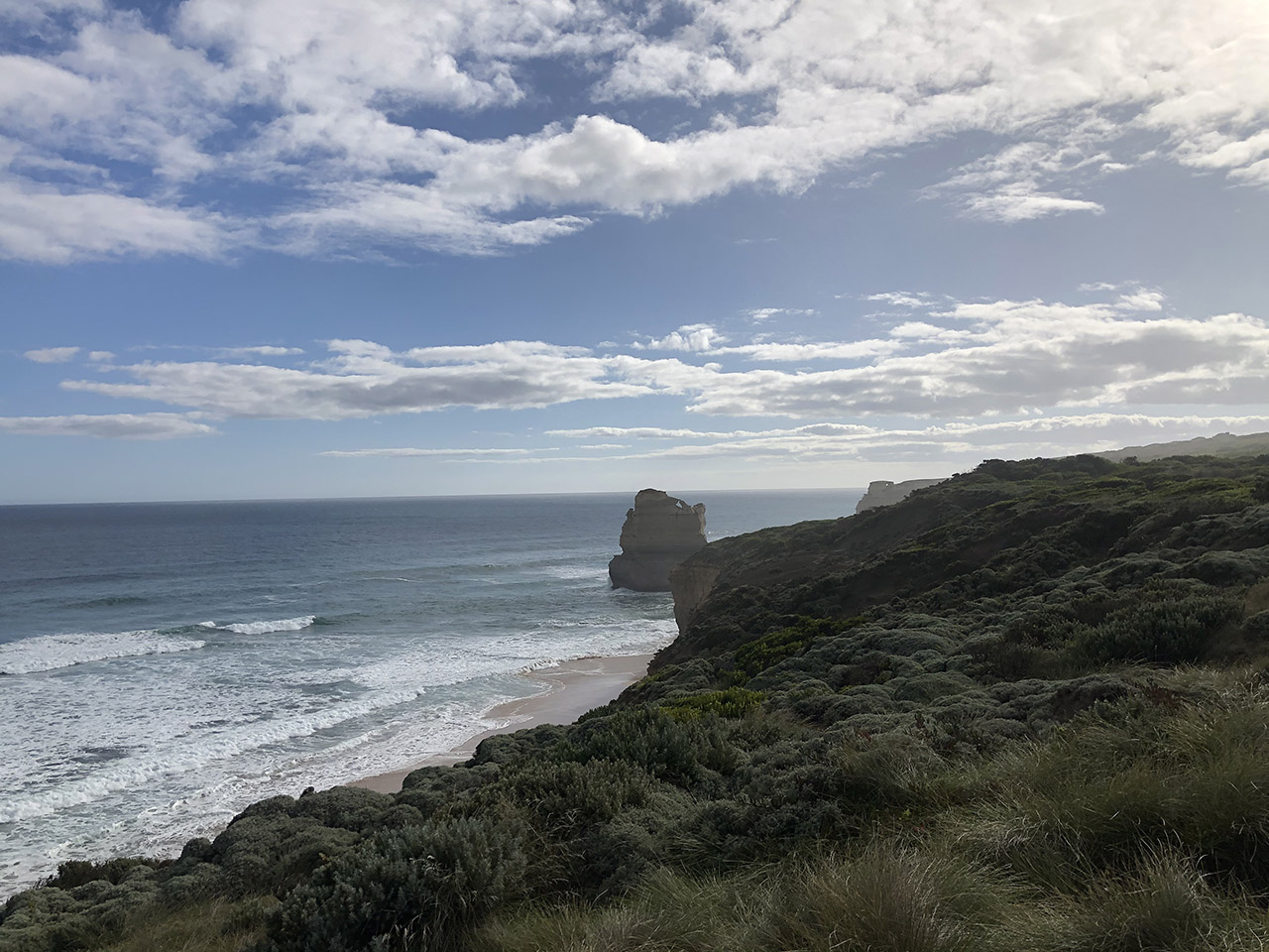 가까이 보이는 12사도 바위
