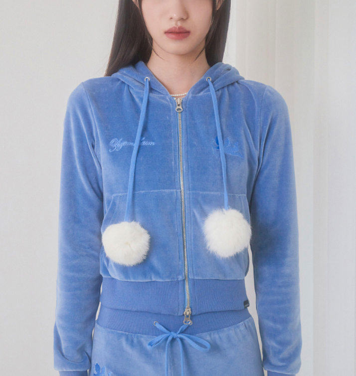 놀라운 토요일 태연 옷 지제뮤지엄 블루 벨벳 트레이닝복 후드집업 바시 셋업 397회 놀토 패션