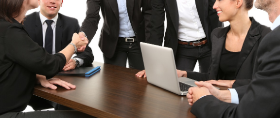 AI 시대의 희귀 직업(인간만이 할 수 있는 직업): 협상 전문가 및 외교관의 역할과 가치