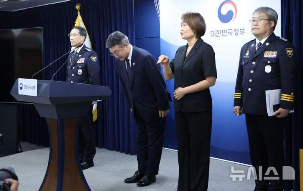 윤호중 행안부 장관 프로필 나이 고향 학력 경력 가족 논란 (장윤기 사건 사과 및 스타벅스 탱크데이 이슈 핵심 정리)