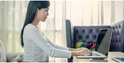 목이 뻐근하고 어깨가 자주 결릴 때 해결법 총정리