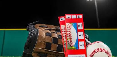 야구 글러브, 공, 티켓