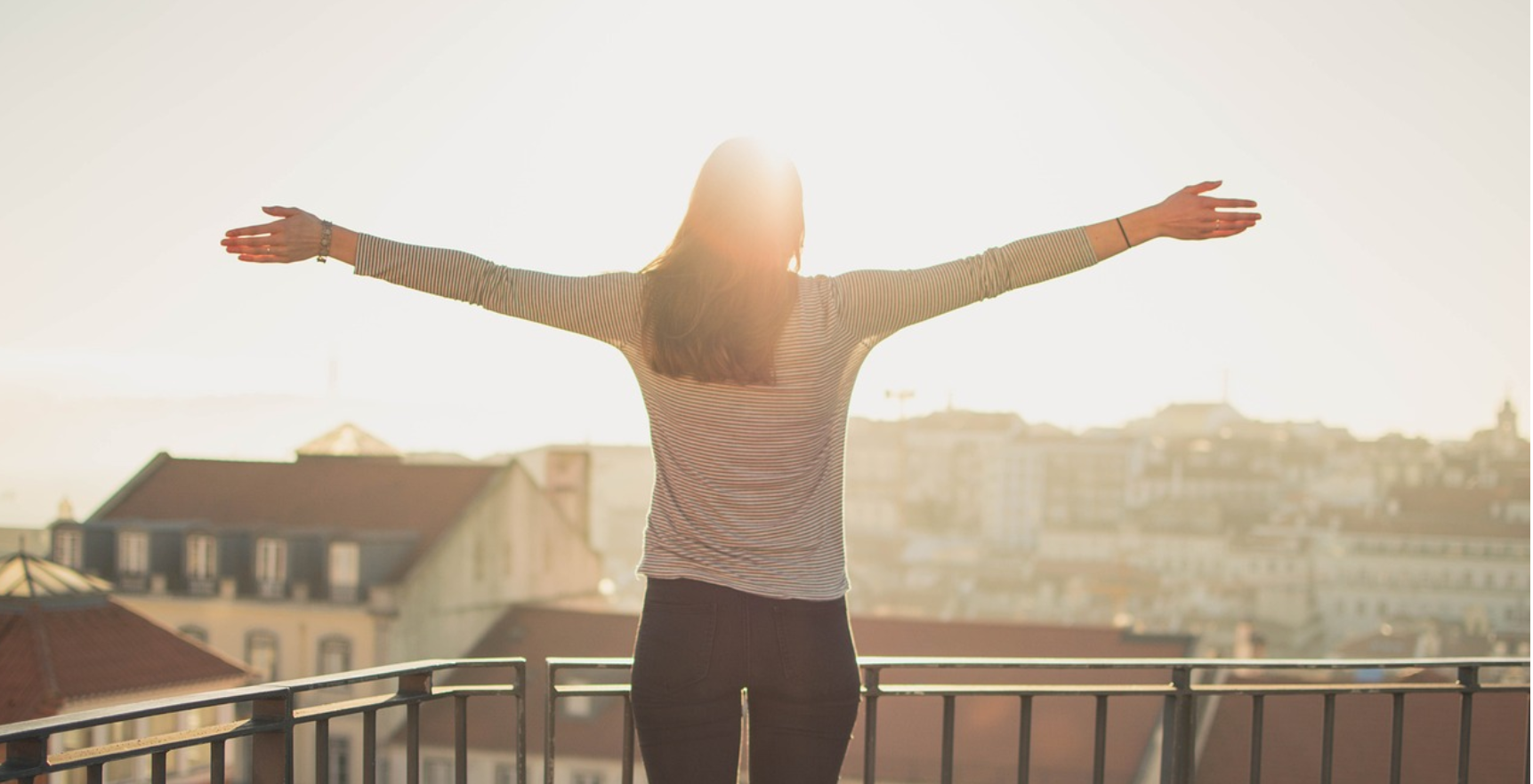 햇빛을 15~20분만 쬐어도 몸은 낮과 밤을 인식하고, 자연스레 수면 리듬이 회복됩니다.