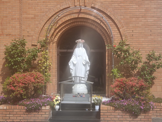 천안 성정동성당 성모동산