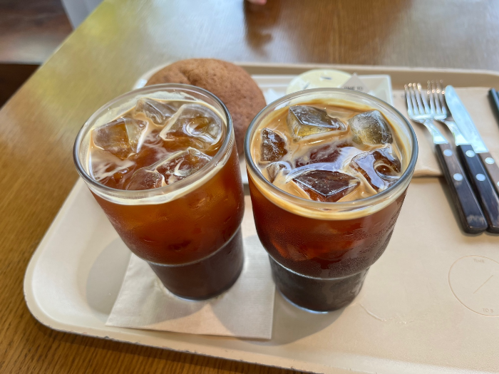 피아노, 콘트라베이스 커피 모습