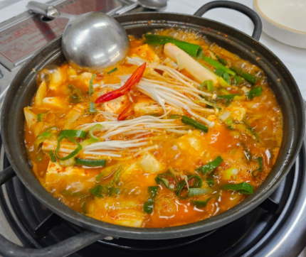 생생정보 돼지고기김치두부전골 소고기버섯두부전골 두집살림 전남 구례 산수유두부마을