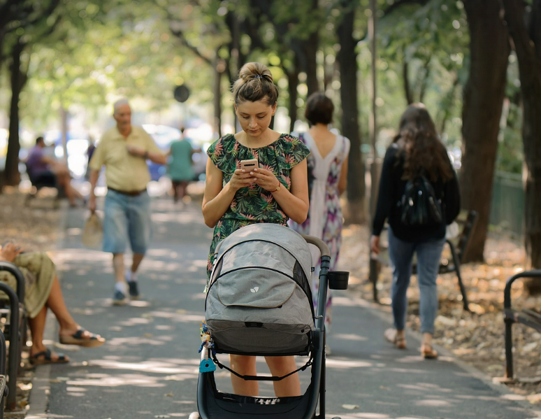 서울 엄마들이 선호하는 유모차 관련 사진
